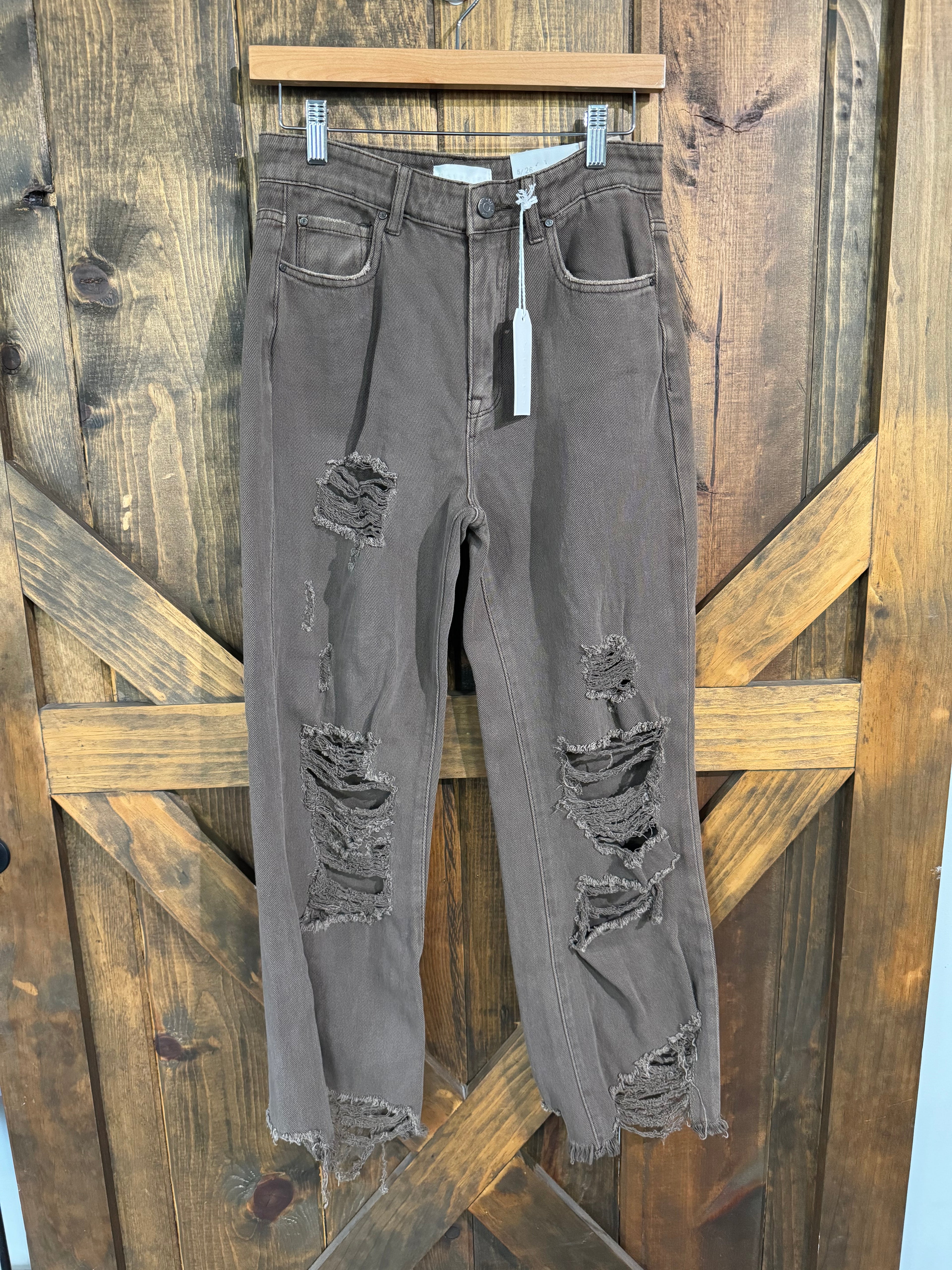 #42 Petra 153 Distressed Mom Jeans